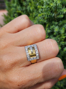 6160: Vintage: 18ct Gold 17 Round Cut Diamonds Buckle Ring- From London 1974 (Copy)