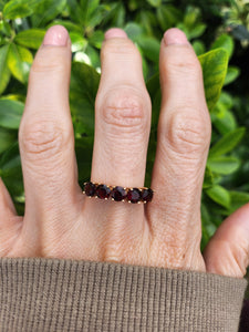 8293: Vintage: 9ct Gold Vibrant Red Round Cut Garnets Stacker/ Dress Ring- lovely symmetry