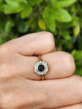 Cargar imagen en el visor de la galería, 6070: Vintage 18ct Gold Blue Sapphire &amp; 8 Diamonds Daisy Cluster Ring- Old is beautiful
