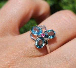 1775: Vintage: 9ct White Gold Topaz Ruby Eclectic Dress Ring- totally captivating