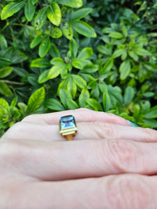 0513: Vintage Rare 18ct Gold Princess Cut Blue Spinels Ring- Statment