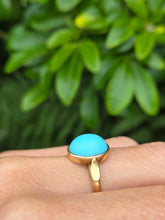 Load image into Gallery viewer, 2189: Vintage; 14ct Gold Cabochon Turquoise Solitaire Ring- curvaceous beauty
