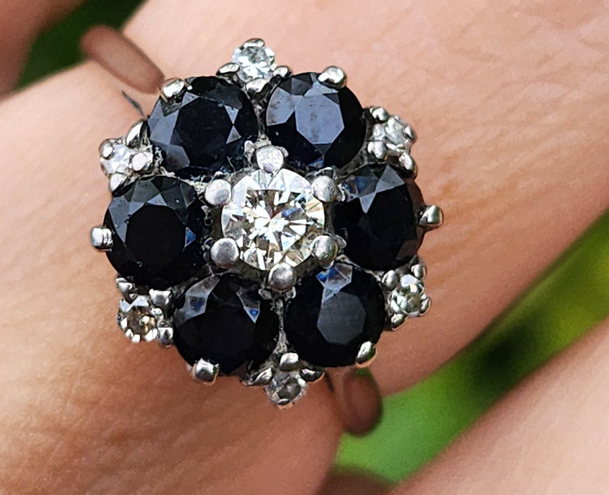 6089:Vintage Exceptional; 18ct White Gold French Blue Sapphires 7 Diamonds Flower Head Ring