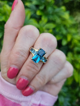 Load image into Gallery viewer, 0733: Vintage; 9ct Gold London Blue Topaz Emerald &amp; Princess Cut Cocktail Ring
