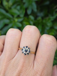 6163: Vintage: 18ct Gold Blue Sapphires Diamonds Cluster Ring- natural, sparkling beauty