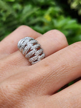 Load image into Gallery viewer, 6116: Vintage: 9ct White Gold 28 Diamonds (1ct) Statement Cocktail Ring- spectacular
