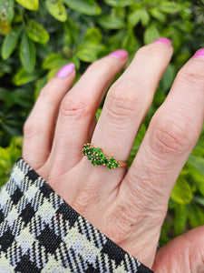 0830: Vintage: 9ct Gold 15 Diopsides Geometric Cluster Ring- gorgeous green