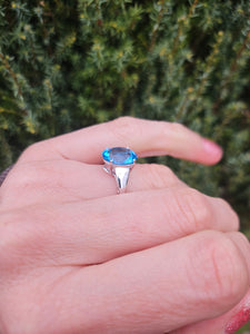 6025: Vintage: 9ct White Gold Large Swiss Blue Topaz Cocktail Ring- crisp, clean, eye candy