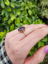 Load image into Gallery viewer, 0829: Vintage: 9ct Gold Lilac Amethyst Cocktail Ring -Date-Mark 1979- 46 Years old
