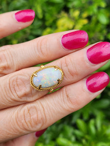 1907: Vintage: 18ct Gold Vibrant Oval Cabochon White Opal Solitaire- lovely colour play