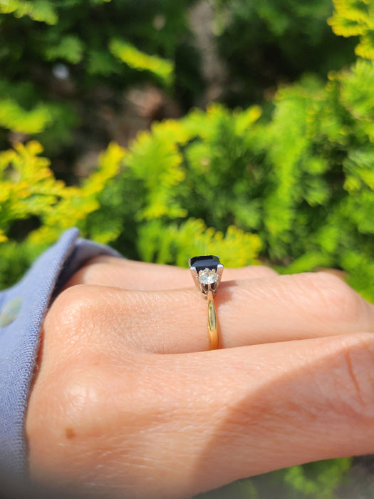 1598 Vintage: 18ct Yellow Gold & Platinum Sapphire & Diamond Three Stone Ring