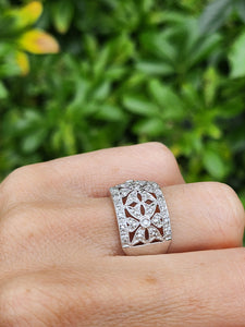 1752: Vintage: 9ct White Gold Openwork 39 Natural Diamonds Statement Ring- Eye candy