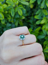 Load image into Gallery viewer, 0571: Vintage: 18ct Gold Emeralds Diamonds Flower Head Ring- simply gorgeous
