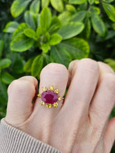 Load image into Gallery viewer, 0806: Vintage: 9ct Gold Yellow Sapphires &amp; Ruby Flower Head Ring-lovely combination
