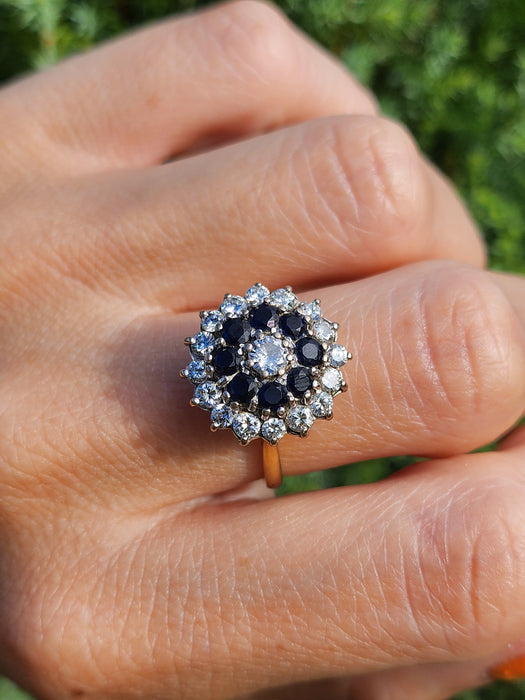 6535 Vintage: 18ct Yellow Gold Sapphire & Diamond Cluster Ring