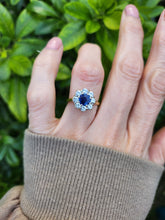 Load image into Gallery viewer, 9107: Vintage Exceptional 18ct Gold Blue Sapphire Round Cut Diamonds (1ct) Flower Head Ring
