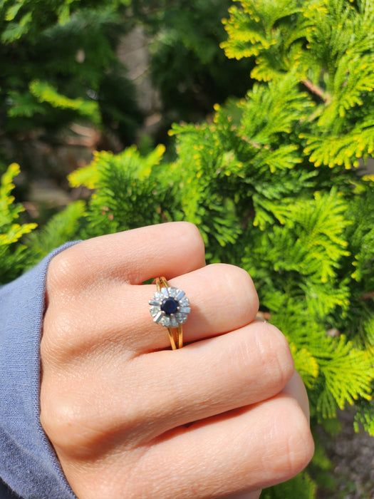 6051 Vintage: 18ct Gold Blue Sapphire Diamonds "Sun burst" Dress ring- From 1972
