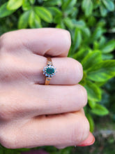 Cargar imagen en el visor de la galería, 0234: Vintage: Petite 9ct Gold Emerald 12 Diamonds Cluster Ring
