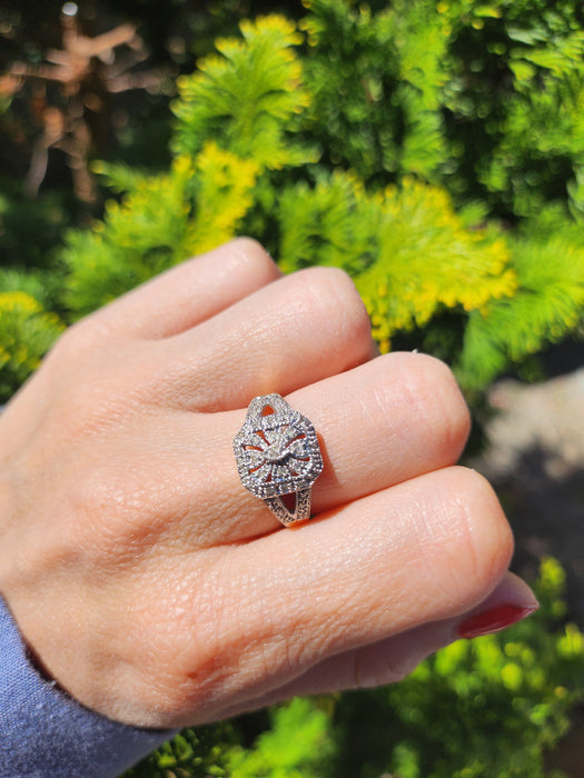 1540: Vintage: 9ct Gold 31 Diamonds Geometric Set Ring- Hallmarked in Edinburgh