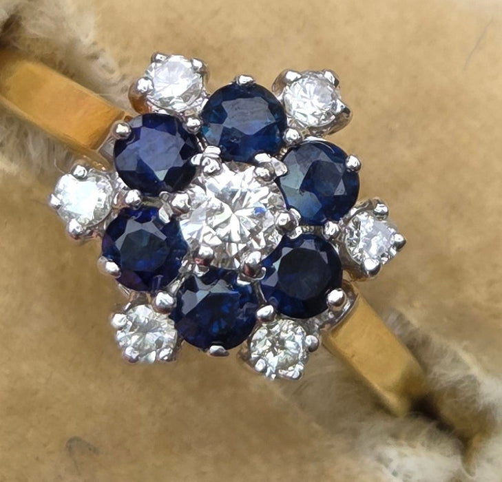 2445 Vintage: 18ct French Blue Sapphires Natural Sparkling Diamonds Flower Head Ring