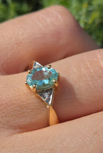 Cargar imagen en el visor de la galería, 2182: Vintage: 18ct Gold Sky  Blue Aquamarine Diamonds Dress Ring- lovely cut &amp; colours
