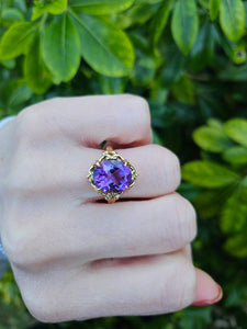 0894: Vintage: 9ct Gold Rich Purple Amethyst Cocktail Ring- superb