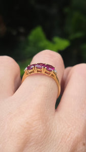 2540- Vintage: 9ct Gold Purple Amethyst Diamonds Trilogy Ring