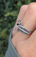 Cargar imagen en el visor de la galería, 1795 14ct White Gold Blue &amp; White Natural Diamonds Crossover Ring
