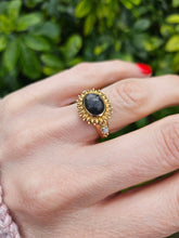 Cargar imagen en el visor de la galería, 1274: Vintage: 9ct Gold Cabochon &quot;Carbuncle&quot; Black Agate Diamonds Signet Ring
