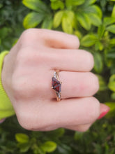 Load image into Gallery viewer, 0453: Vintage: 18ct Gold Triangular Cut Red Garnets Diamonds Geometric Set Ring
