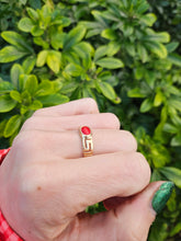 Load image into Gallery viewer, 0402: Vintage: 14ct Gold Geometric Set Red Cabochon Coral Signet Ring
