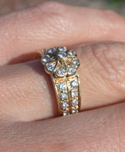 Cargar imagen en el visor de la galería, 1872: Vintage: 18ct Gold 25 Diamonds Cluster Ring - sparkling symmetry
