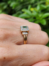 Cargar imagen en el visor de la galería, 1946: Vintage: 9ct Gold Art Deco Style Emerald 16 Natural Diamonds Ring-sparkling beauty
