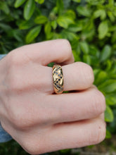 Load image into Gallery viewer, 1297: Vintage: 9ct Gold 17 Black Diamonds Ring- sparkling symmetry
