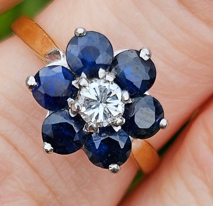 6313  Vintage: 18ct Gold: Blue Sapphire Diamond Floral Ring- super quality