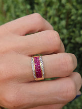 Cargar imagen en el visor de la galería, 2339: Vintage: 18ct Gold Rubies Diamonds Dress Ring- Vibrant Rubies Sparkling Diamonds

