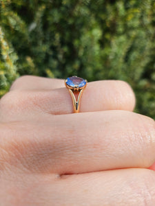 6035: Vintage & Exquisite 18ct Gold Blue Aquamarine Solitaire Ring- gorgeous stone, understated beauty.