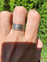 Cargar imagen en el visor de la galería, 1773: Vintage: 9ct Gold Diamonds Tiered Ring- natural, sparkling symmetry
