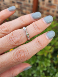 1653:   Vintage: Platinum 6 Diamonds Stacker Band Ring- pristine and sparkling