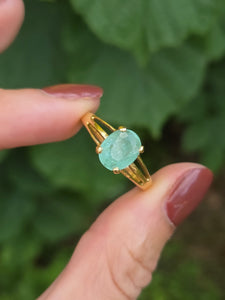 6171: Vintage & Rare; 18ct Gold Green Paraiba Tourmaline Solitaire- simple beauty