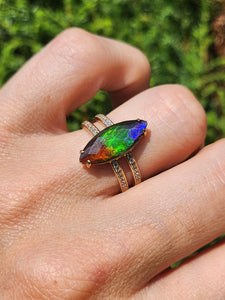 1791: Vintage: 9ct Gold Tri-Coloured & Glacier White Topaz Cocktail Ring- a beauty
