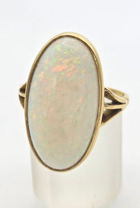 2320: Antique; Edwardian 18ct Gold Large Oval Cabochon Opal (8ct) Single Stone Ring-