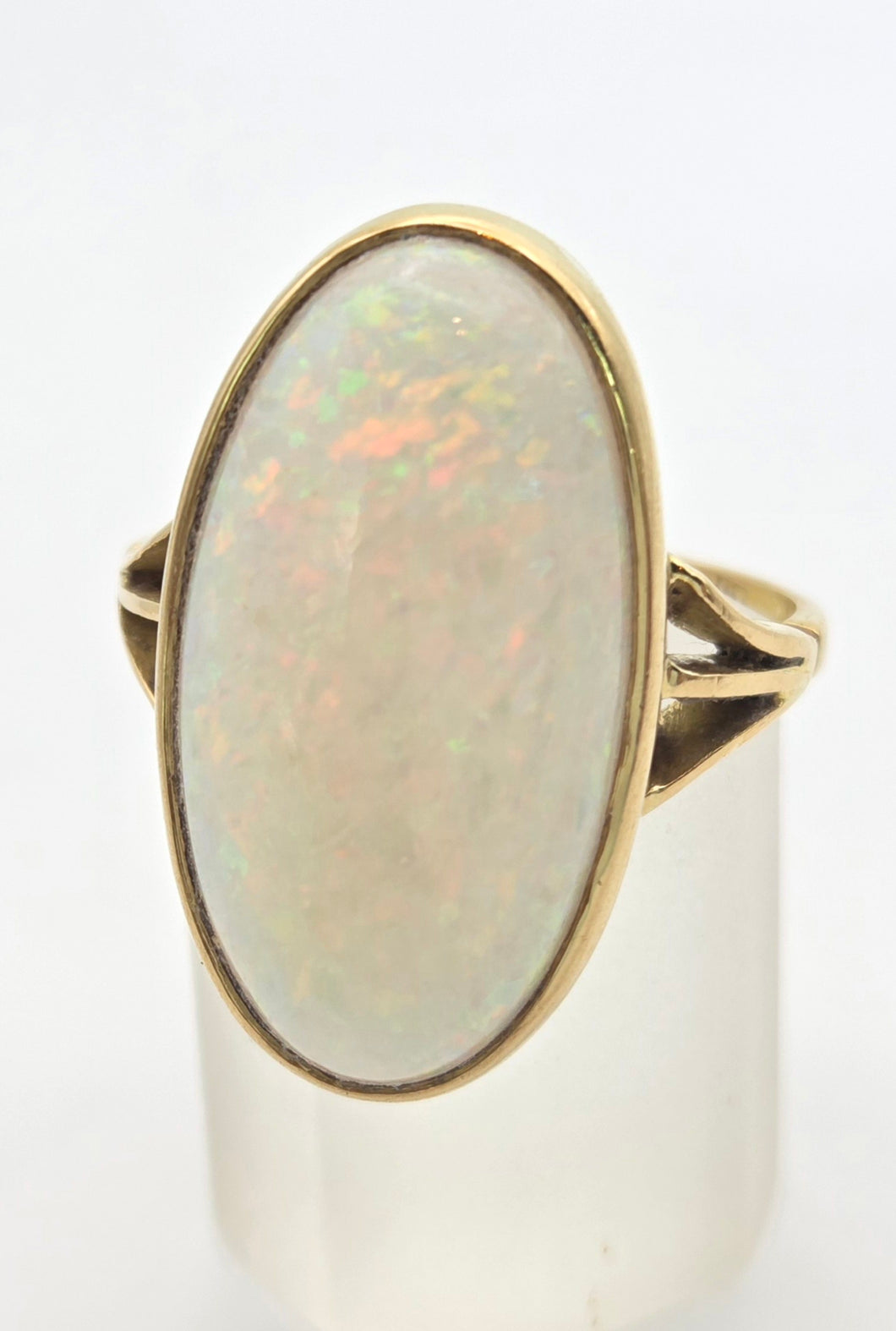 2320: Antique; Edwardian 18ct Gold Large Oval Cabochon Opal (8ct) Single Stone Ring-