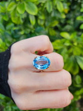 Load image into Gallery viewer, 0742: Vintage: 9ct Gold Swiss Blue Topaz Statement Ring- Date-Mark 1968
