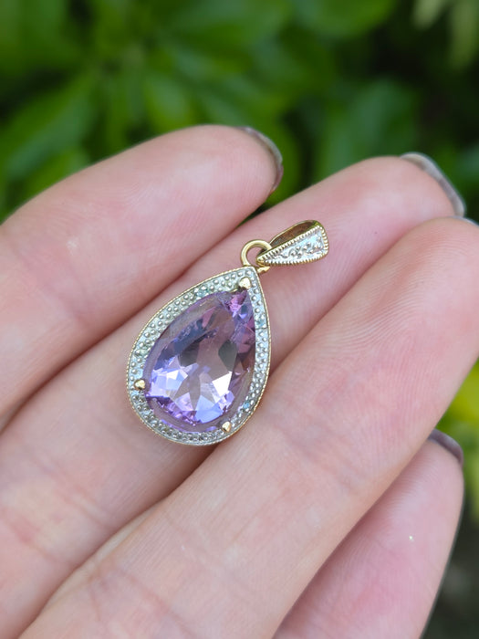 2045: Vintage: 9ct Gold  Pear-Cut Amethyst Diamonds Pendant
