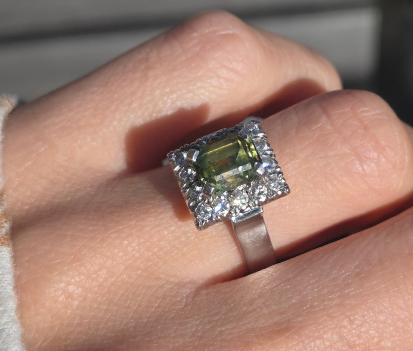 6448 Vintage: 18ct White Gold Yellow Sapphire {3.15ct) Diamonds Cocktail Ring