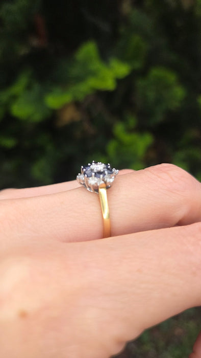 2445 Vintage: 18ct French Blue Sapphires Natural Sparkling Diamonds Flower Head Ring