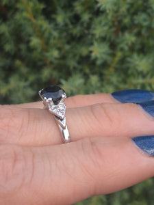 2073: Vintage: 14ct White Gold French Blue Sapphire 6 Diamonds Trefoil Set Ring