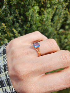 6035: Vintage & Exquisite 18ct Gold Blue Aquamarine Solitaire Ring- gorgeous stone, understated beauty.