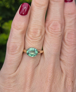 2495: Vintage 14ct Gold Rare Oval  Faceted Green Garnet Solitaire